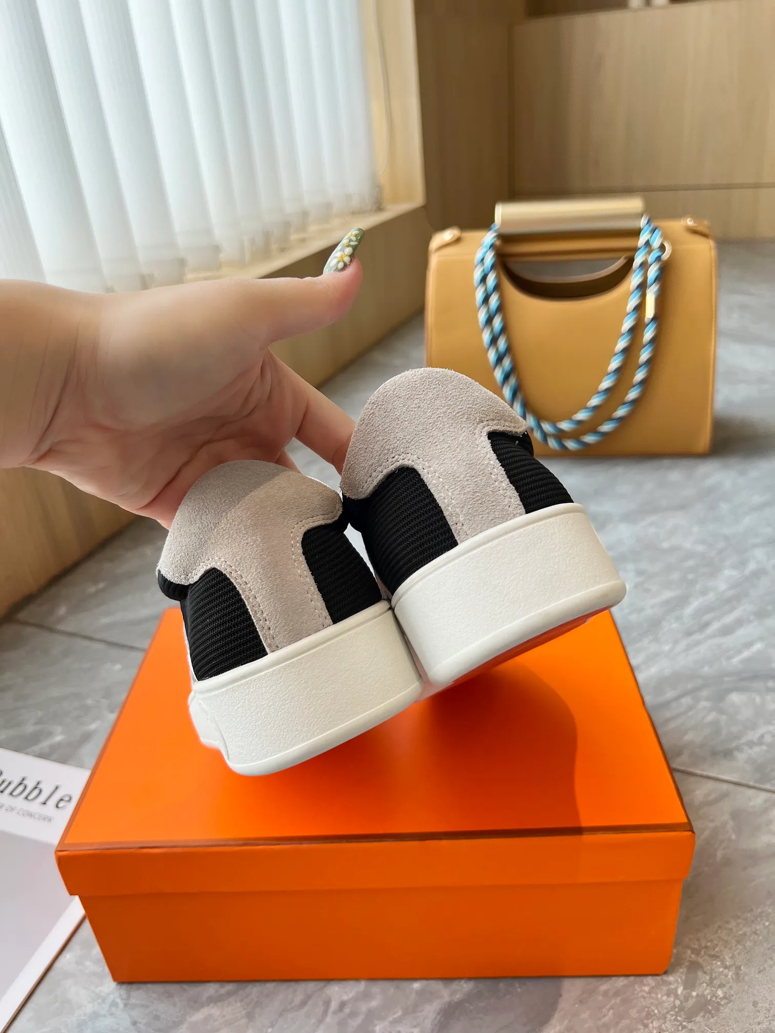 👟👟Ex-factory price 480👟👟 French direct mail HERMES/Hermès flat fashion sports and casual shoes Korean style lace-up mesh lightweight! ! Breathable and comfortable, standard size 35/40 (41 can be customized and will not be returned)